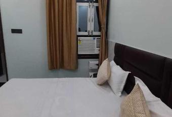 OYO Flagship Hotel Kiran Raj palce allows 18 year olds to book a room