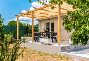 Holiday house Kristina has Balcony rooms