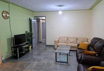 Mfalme House, Ngoingwa Estate, 100 Metres from Thika-Mangu Rd, Close to Thika City Centre - Free Parking, Fast Wi-Fi, Smart TV, 2 Bedrooms Perfect for a Family of 2-4 Members allows 18 year olds to book a room