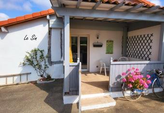 Landaise du XIXe r  nov  e allows 18 year olds to book a room