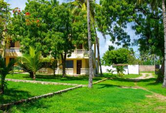 Msafiri Bed & Breakfast has Balcony rooms