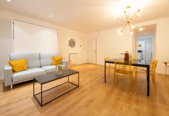 Apartamentos   baster Suites allows 18 year olds to book a room