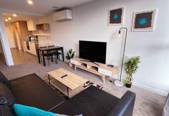 Magic at Midnight - Braddon CBD - 1 Bd 1bth Apt has Balcony rooms