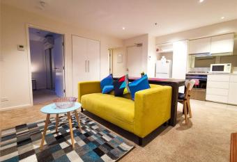 1BR Adorable Apt on Gouger Adelaide CBD has Balcony rooms