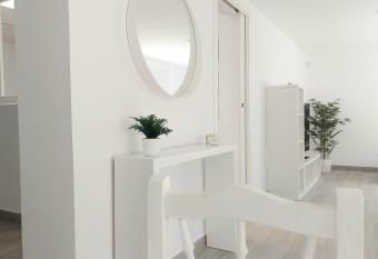 Villa White house allows 18 year olds to book a room