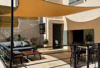 La Ribasse en Provence allows 18 year olds to book a room