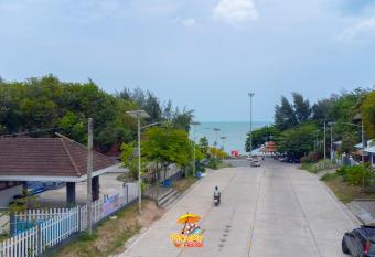                                                                Mommy House                             has Balcony rooms