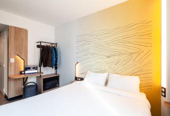 B&B HOTEL Cluses Sud allows 18 year olds to book a room