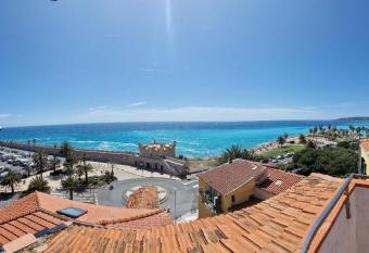4P vue mer et montagne has Balcony rooms