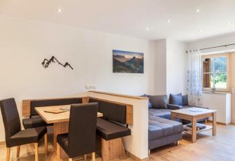 Ferienwohnung Vrenal has Balcony rooms