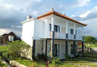 Limun guesthouse has Balcony rooms