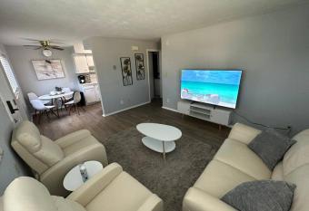 Cozy Apt Near Downtown Dayton allows 18 year olds to book a room