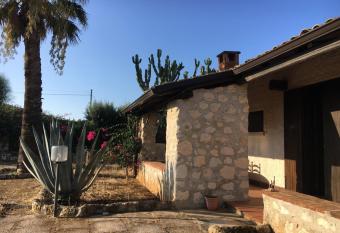 Villa Mara has Balcony rooms