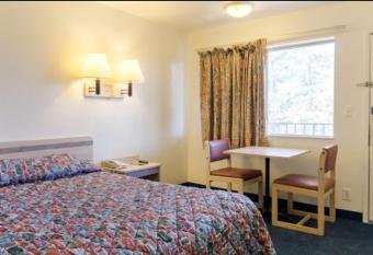 Loyalty Inn Columbus has Smoking rooms