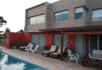 CHALET DE CATEGOR  A EN SIERRA DE LOS PADRES 150 DOLARES por DIA has Balcony rooms