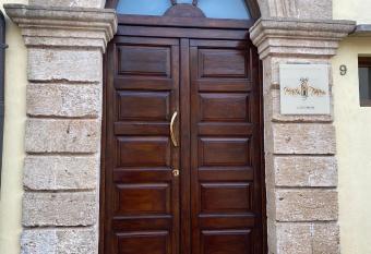 B&B PORTA TERRA has Balcony rooms