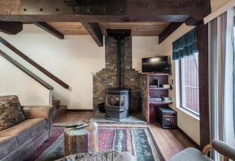 3BR near Palisades Tahoe Ski Resort, River & Tahoe has Balcony rooms