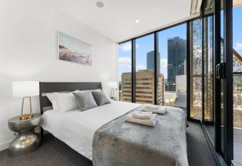 City Escape Realm 1 BR Apt Wi-Fi Pool Gym SPA has Balcony rooms