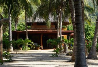 Casa Los Nidos has Balcony rooms