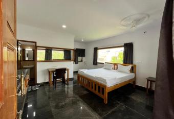 ANAND GUESTHOUSE by Moonrocks has Balcony rooms