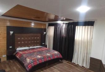 Flagship Hotel Royal Park allows 18 year olds to book a room