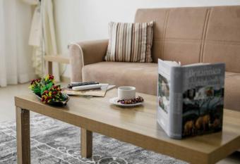 BOOK ME! 3 BR Apartment Beach Front (Side View) has rooms with a private hot tub