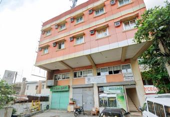 RedDoorz @ Asiana Pension Inn Mandaue City allows 18 year olds to book a room