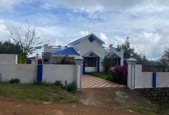 Blue Blossom by Staystory has Balcony rooms