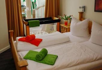 Fewo 05 Zwergm  we mit Blick auf Salzhaff und Ostsee has Balcony rooms