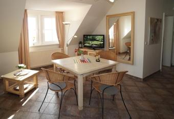 Fewo 07 Eism  we mit Blick auf Salzhaff und Ostsee has Balcony rooms