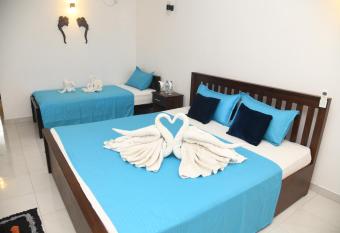 Elephant Safari Resort has Balcony rooms