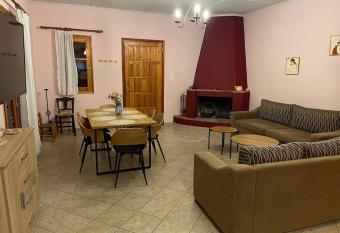 greengold Holiday Home - Ancient Pisa allows 18 year olds to book a room