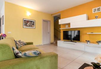 Casa Vacanza Gonzaga Mare has Balcony rooms