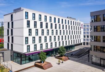 Premier Inn Freiburg City S  d allows 18 year olds to book a room