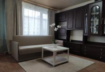 Moskau Summer Apt has Balcony rooms