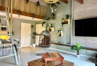 Jungle style lodge near A   dam has Balcony rooms