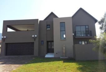 Tranquil Daydream has Balcony rooms