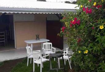 Le Nautilus de l Anse 1 DG allows 18 year olds to book a room