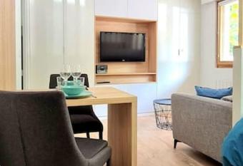 Ma Bulle d Aix superbe studio tout confort allows 18 year olds to book a room