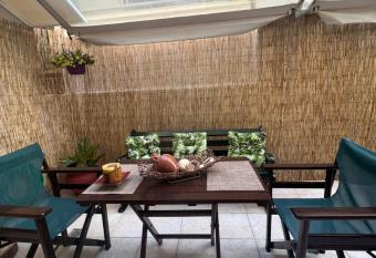 SOPHIAS APARTMENT allows 18 year olds to book a room