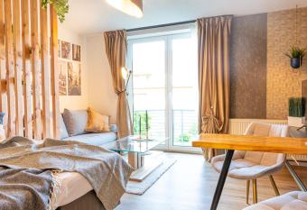 Golden Nugget (inkl. Netflix) allows 18 year olds to book a room