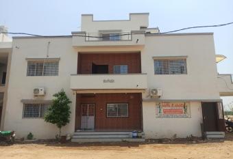 Milan Homestay has Balcony rooms