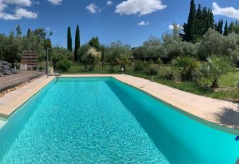 VILLA BARTHEROES 3 Chambres allows 18 year olds to book a room