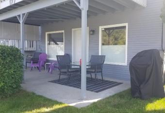 CHARDONAY GETAWAY has Balcony rooms