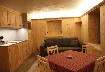 Appartamento LA GEMBRA EIRA 1 allows 18 year olds to book a room