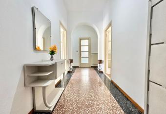 Appartamento Palomar allows 18 year olds to book a room