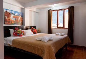 Hospedaje Alqamary allows 18 year olds to book a room