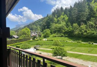 Le Granier en Chartreuse has Balcony rooms