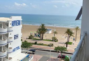 Apartamento primera l  nea de playa Gandia has Balcony rooms