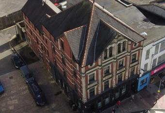 Captivating 1-Bed apartment Merthyr Tydfil - allows 18 year olds to book a room